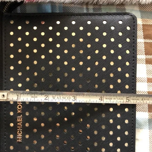 MICHAEL Michael Kors Back Clutch Wristlet OBO - Picture 9 of 10